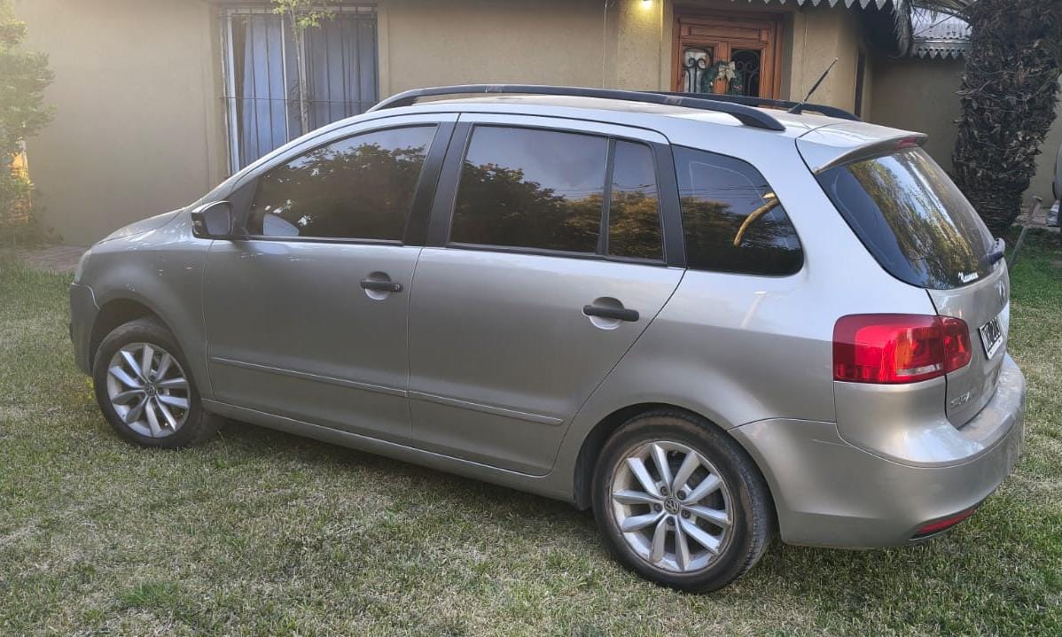 VOLKSWAGEN Suran 2013