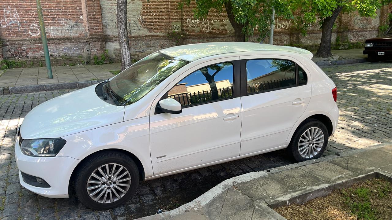 VOLKSWAGEN Gol Trend 2016
