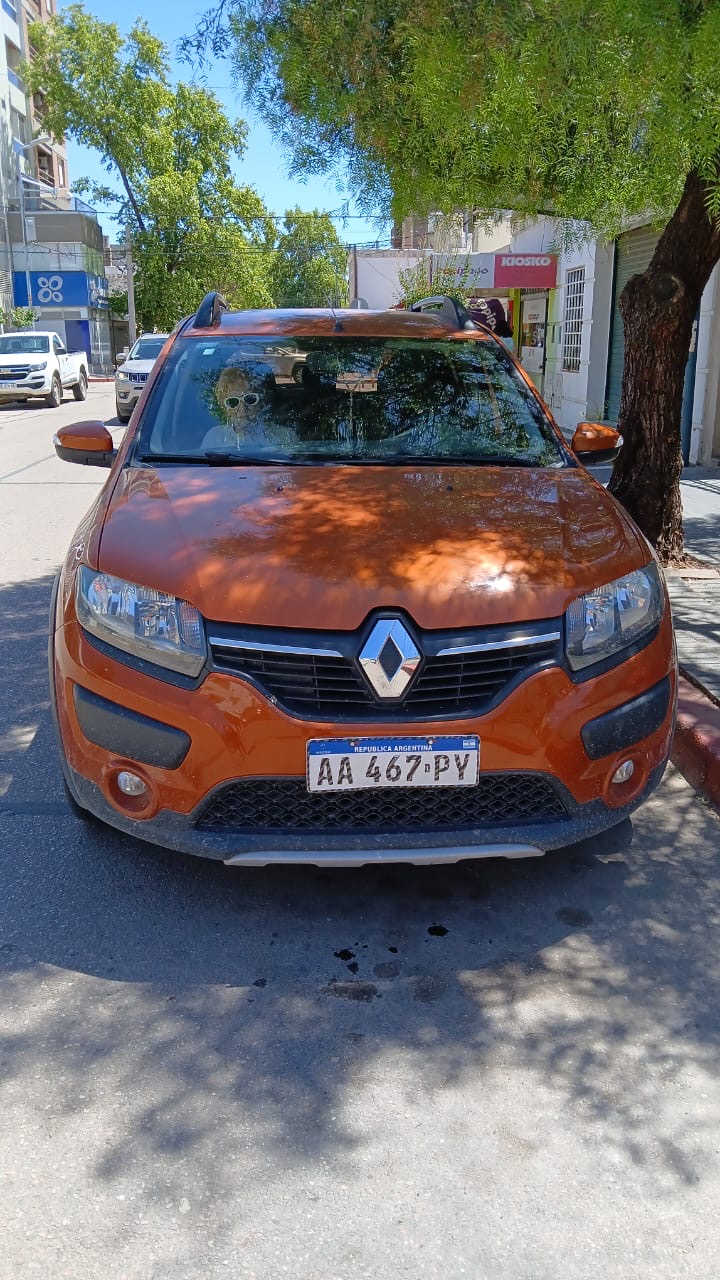 RENAULT Sandero 2016